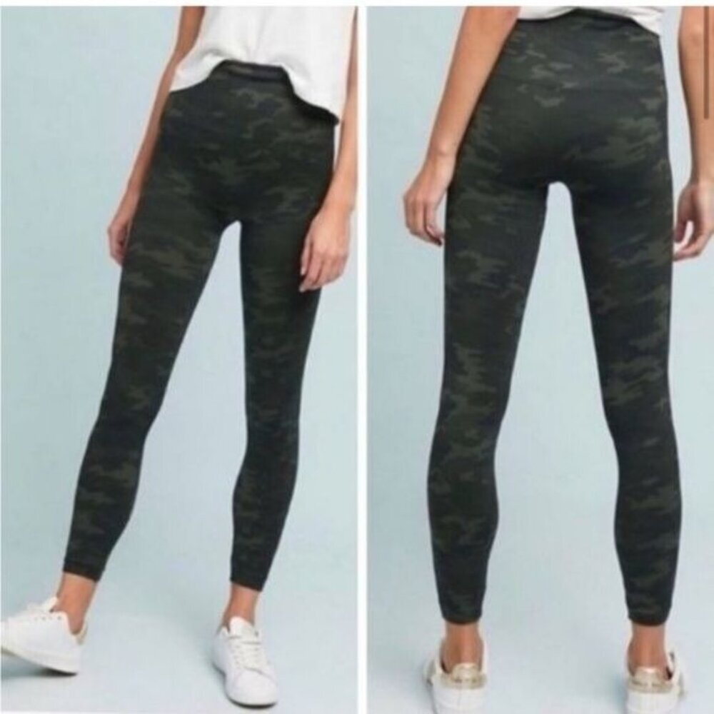 SPANX NWT Look at me Now Camo Green Seamless Leggings Size Medium‎